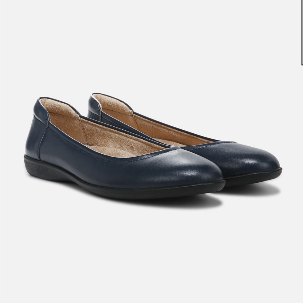 Naturalizer Flats, Fits like a Size 9 Wide